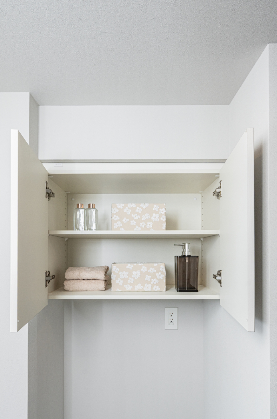 洗濯機パン上部吊戸棚